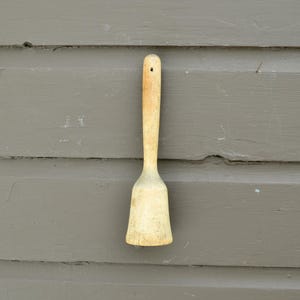 Antique Masher, Wooden Kitchen Masher, Carved Wooden Masher, Flat Bottom Masher