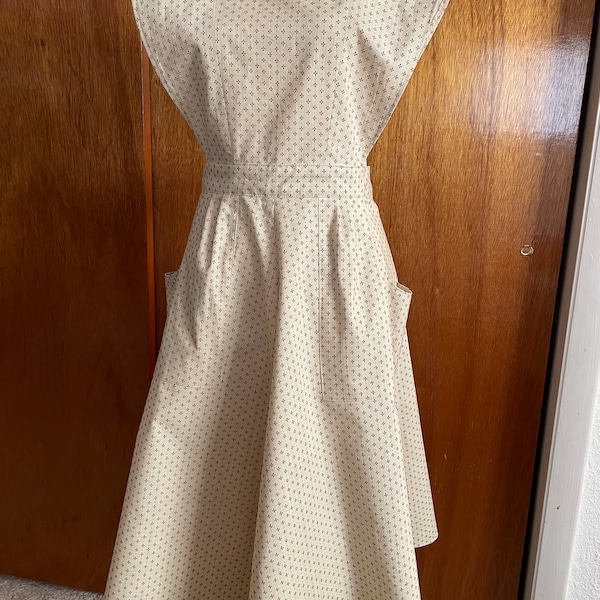 1940’s Style Bib Apron Full Skirt Off White/Black SZ LARGE/X Large