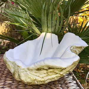 Small Gold Fleck Giant Clam Shell Sculpture Ornament Bowl Handmade for Home, Garden, Patio, Conservatory Nautical, Marine, Interior decor