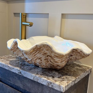 Small Clam Shell Bathroom Sink Wash Basin Bowl Vessel Counter Top Cloakroom in a Bronze Fleck Sculpture Art