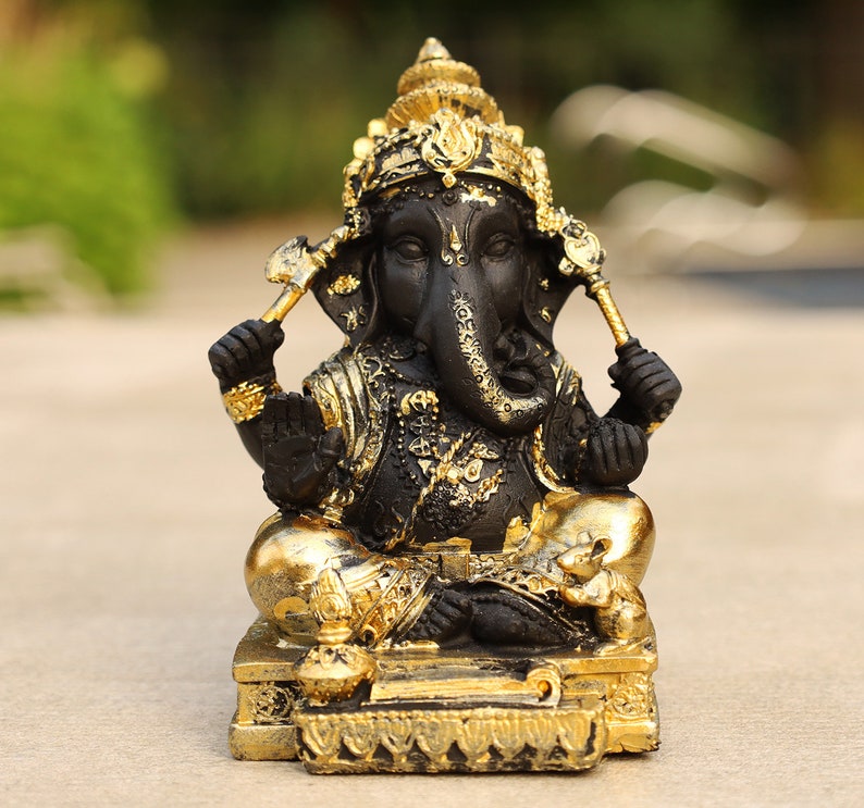 cold cast resin statue