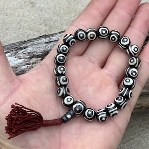 Tibetan Dzi 21 Beads Stretch Wrist Mala Bracelet / Free Silk Pouch