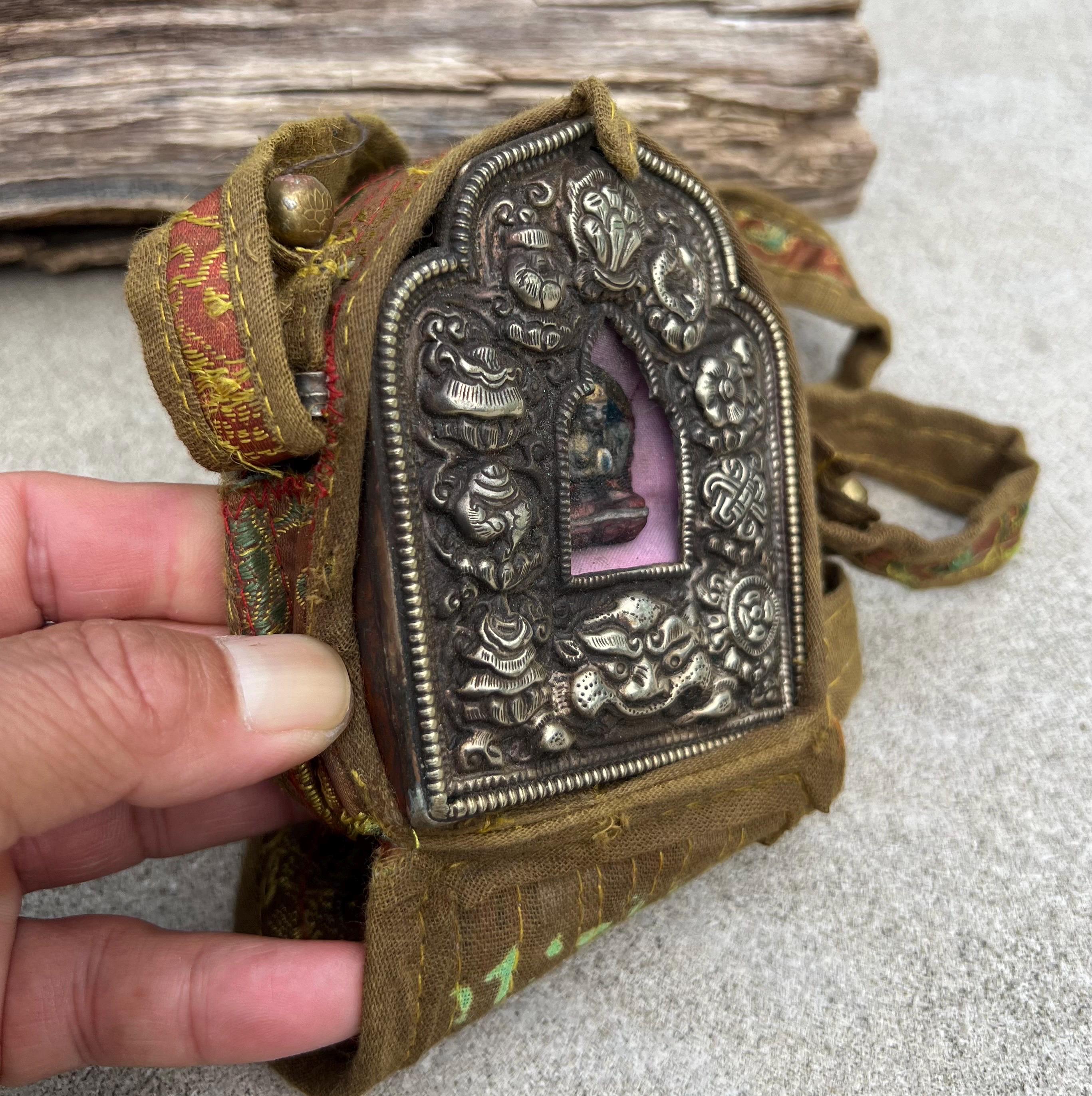 Vintage Old Tibetan Buddhist 4 Arms Buddha Ghau Gao Prayer