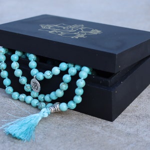 Om Silver Charm Healing Stone 108 Beads Knotted Mala Prayer Meditation Yoga Chakra With Free Wooden Gift Box