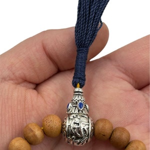 Tibetisch-buddhistische Mala aus echtem Sandalenholz / Rosenkranz 108 Perlen / Gratis Seidenbeutel Bild 9