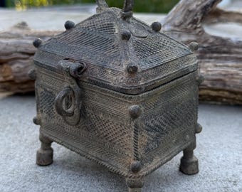 Antique Bronze Box Dhokra Work from Odisha, India – Handcrafted Traditional Design