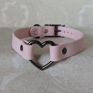5/8&quot; Vegan Leather Heart Ring Collar Choker | Comfortable, COLORFUL OPTIONS, Durable, Waterproof, Latex Free | Pale Pink Gunmetal