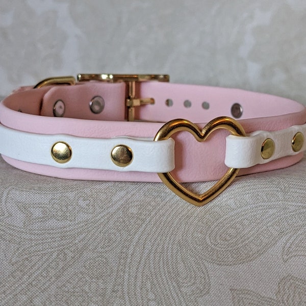 3/4" Layered Pale Pink and White w/ Gold Heart Ring Biothane (Vegan Faux Leather) Buckling Collar | Kittenplay Petplay Gear