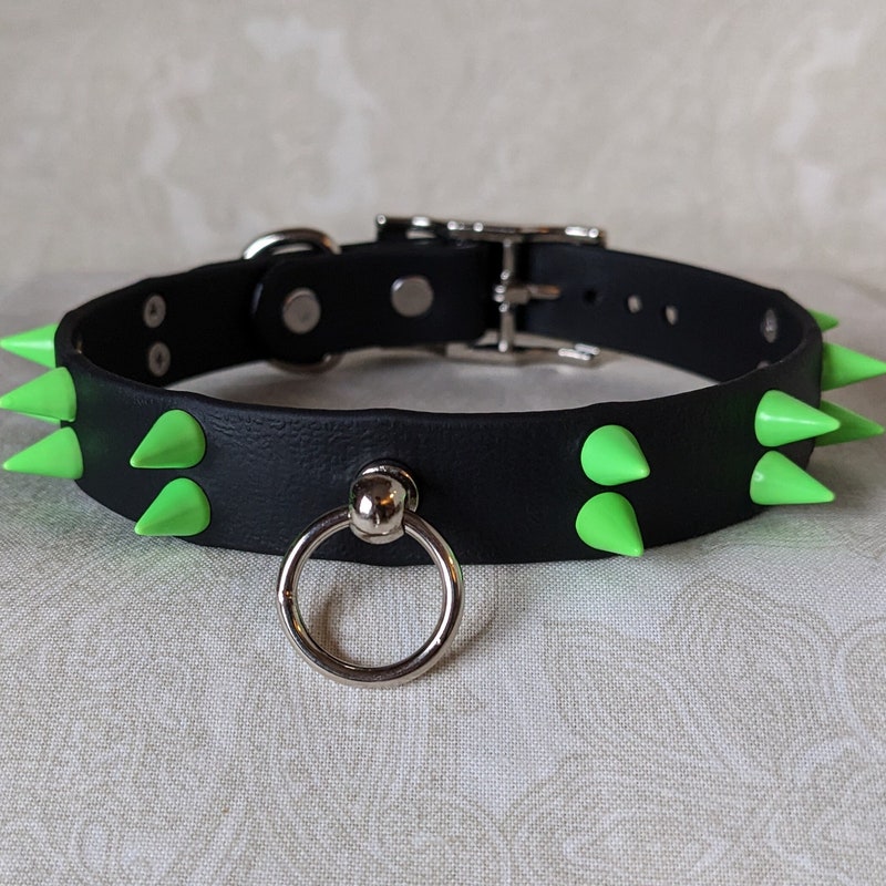 Red Green Leaf Choker