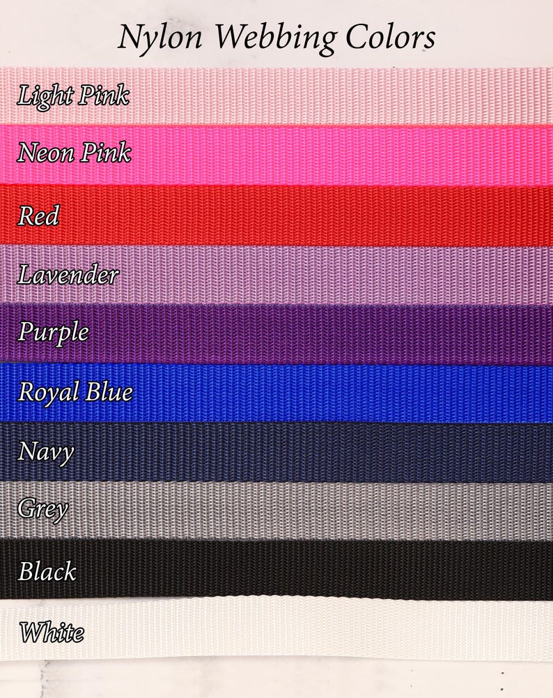 Pode incluir: Fita de nylon em v&aacute;rias cores, incluindo rosa claro, rosa neon, vermelho, lavanda, roxo, azul royal, azul marinho, cinza, preto e branco.