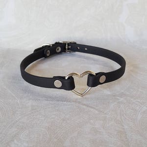 3/8" Black Heart Ring Biothane (Vegan Faux Leather) Buckling Collar Choker Kittenplay Petplay Gear