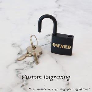 Cadeado pequeno preto - Gravação de diamante personalizada | LEIA A DESCRIÇÃO!