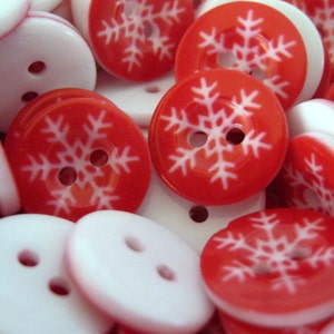 Set Of 20   5/8&quot;  Snowflake Christmas Resin Buttons.