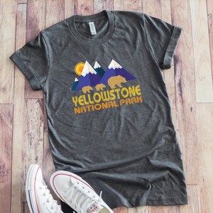 Camisa Yellowstone - Camiseta Parque Nacional de Yellowstone - Camiseta Grizzly Bear - Camiseta de aventura al aire libre - Vacaciones familiares