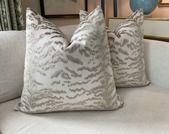 Cowtan and Tout Pillow cover "RAJAH" in Sand Tiger