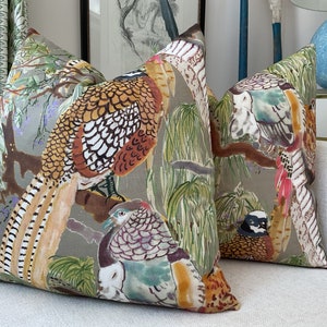 Funda de almohada Linen Mulberry para Lee Jofa GAME BIRDS en multicolor y piedra