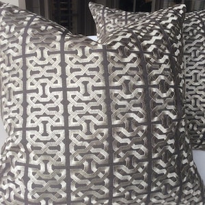 Kravet Couture Barbara Barry &quot;CEYLON KEY&quot; pillow Cover in DARJEElING taupe and platinum greek key Linen