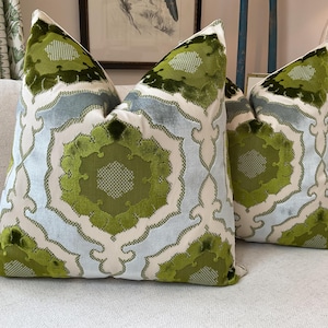 Pierre Frey Medallion &quot;Bartholomeo&quot; in Printemps - Pillow Covers