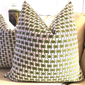 Thibaut “Denver” in green and blue covers