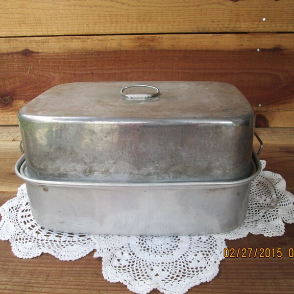 Vintage Aluminum Roaster with Vent