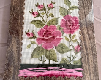 Kit de bordado Vintage Needle Queen Crewel Everything Coming Up Roses (Todo va viento en popa) Sellado