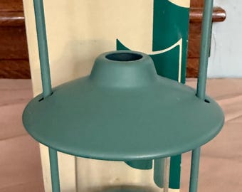 Portavelas Partylite P0806 de metal verde para interiores y exteriores, 28 cm de alto (modelo descatalogado)