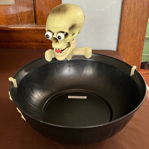 Vintage Gemmy Animated Skeleton Halloween Candy Bowl Motion Activated Eyes Popping