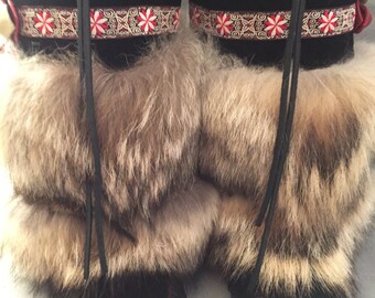 SOFT FLORAL TRIMMED Mukluks