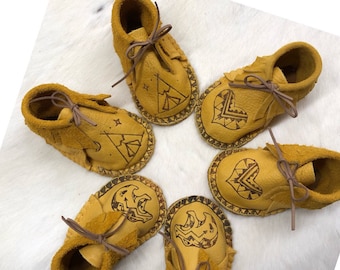 Infant Deerskin Soft Moccasins-fringe boot style