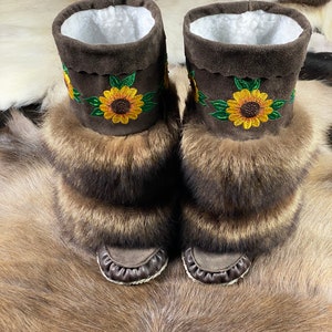 Sun Flower Mukluks Size womens 6 imagem 4