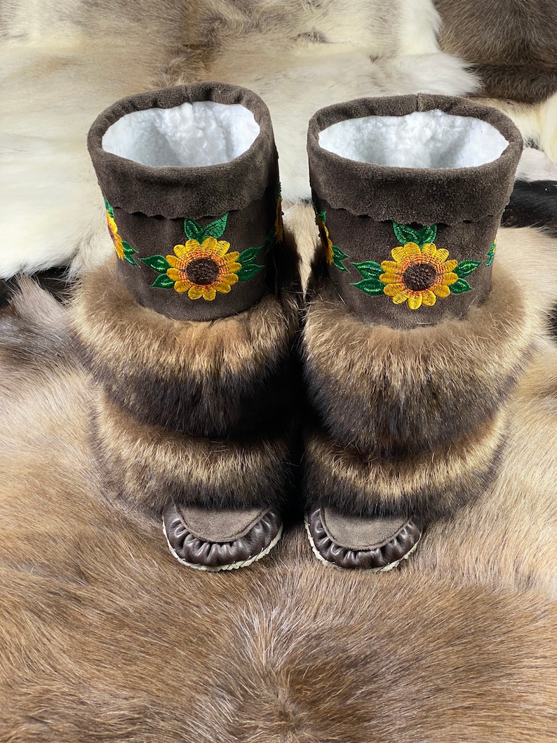 Sun Flower Mukluks Size womens 6 imagem 4