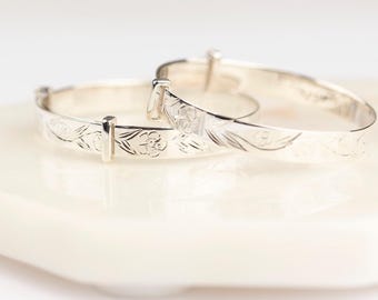 Daisy Sterling Silver 925 Christening Bangle | Engraved Flower Pattern, Adjustable Baby Bracelet (Gift Box)