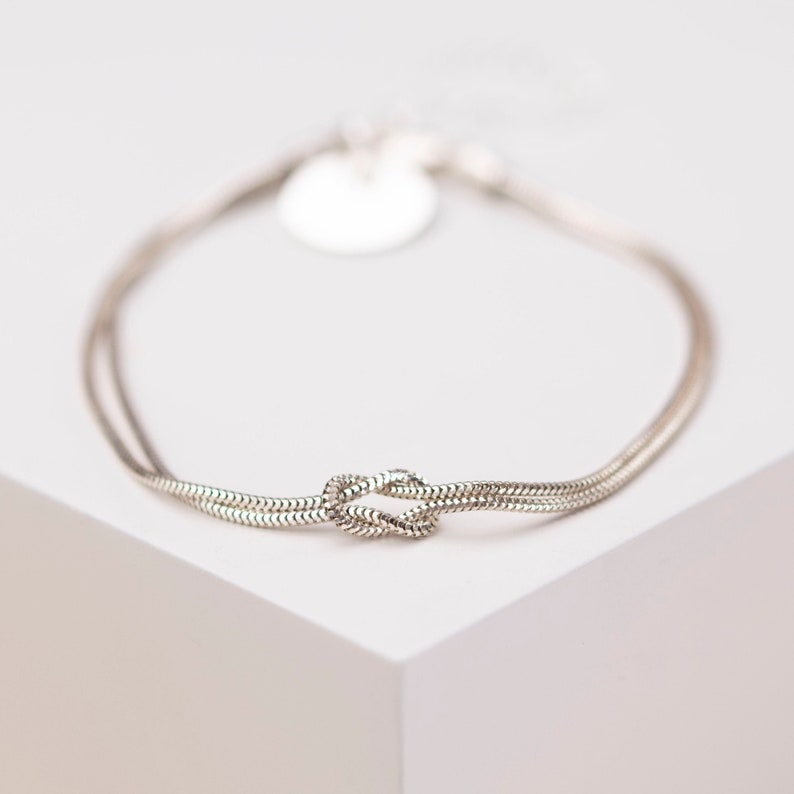 Brautjungfer, die den Knot Sterlingsilber-Armband bindet Geschenkbox Personalisierter Anhänger Sterling Silber 925 Brautjungfer Danke Geschenk Bild 1