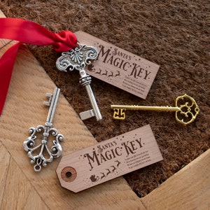 Santa's Magic Christmas Key Deluxe Decorative Gold Santa Key with Sweet Engraved Wooden Tag Kids Christmas Eve Fun Stocking Filler image 3