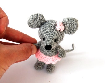 Miniatur Maus, gefüllte Ballerina Maus, handgemachte kleine Maus, Gehäkelte kleine Ballerina Maus, gehäkelte kleine Maus