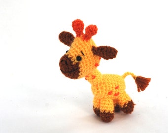amigurumi giraffe, crochet giraffe, miniature giraffe toy, tiny giraffe doll, stuffed giraffe, stuffed animal, collectible animal doll, gift
