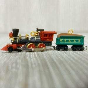 Vintage Hallmark Pamiątkowa ozdoba świąteczna Lokomotywa parowa Lionel i tendr 02