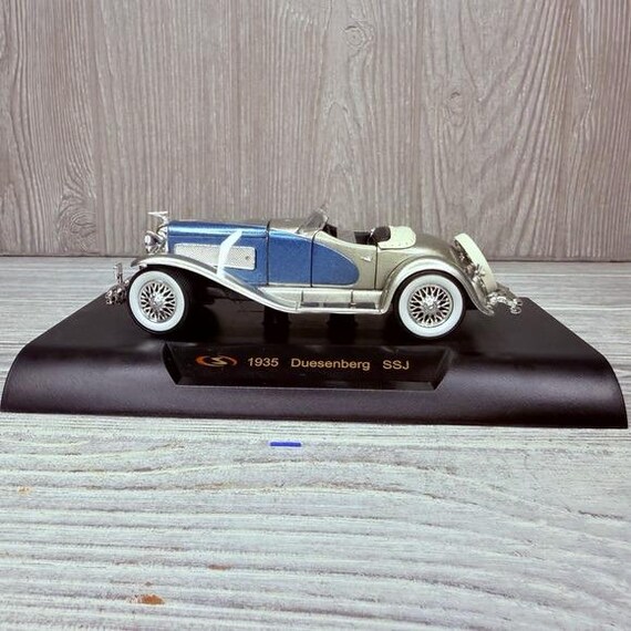 Signature Models 1935 Duesenberg SSJ Convertible Silver Car 1:32