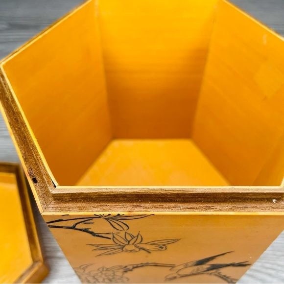 Vintage HNA Chinese Bamboo Hexagonal Tea Caddy Box Floral Birds