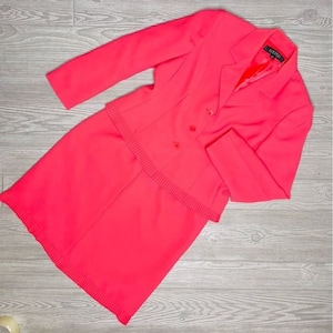 Vintage kasper pink ruffle detail skirt suit jacket and skirt legally blond 10p retro blazer