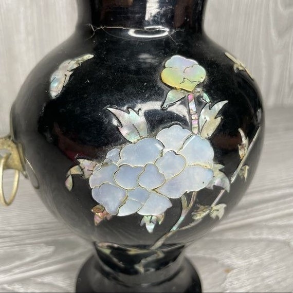 Tableau Ancien En Bois Noir – Scène Asiatique, Nacre, Vase Et Fleurs, Cadre
