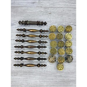 Antique / vintage drawer pulls 8 and cabinet knobs 16 diy refurbish projects