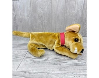 El juguete animado del perro Gemmy Humphrey, que simula aparearse, no funciona.