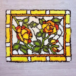 Vintage floral latch hook rug art wall hanging yarn craft complete roses yellow