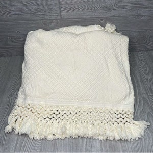 Vintage tassel throw blanket comforter with seashell design bedding
