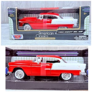 以下が含まれることがあります： 赤と白の1955年型シボレー・ベルエアのダイキャストモデルカー、1:24スケール。モデルはオリジナルのパッケージに入っており、「American Classics」のロゴと「Motor Max」ブランドが特徴です。
