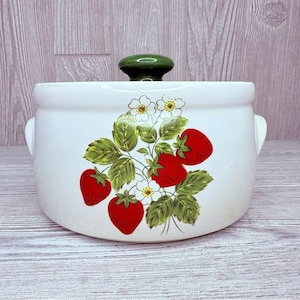 Vintage Mccoy Strawberry 2 QT Casserole Dish Ceramic Kitchen Canister Cookie Jar