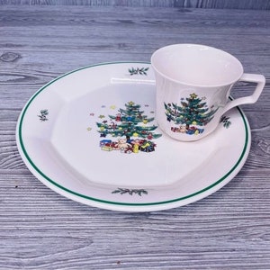 Vintage Nikko Ceramics Christmas time Snack plate & cup Santa milk and cookies set