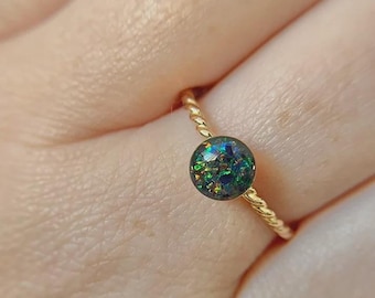 Small Gold Circle Keepsake Ring