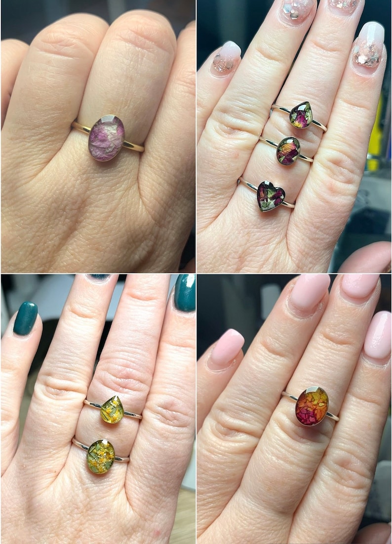 K&ouml;nnte beinhalten: Vier goldene Ringe mit verschiedenen Formen aus Harz, in denen gepresste Blumen eingearbeitet sind. Die Ringe werden an verschiedenen H&auml;nden gezeigt.